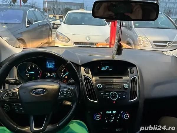 Gri Utilizat 2015 Ford Focus Hatchback | 5.500 EUR (Preț OK) - Imagine 1/4