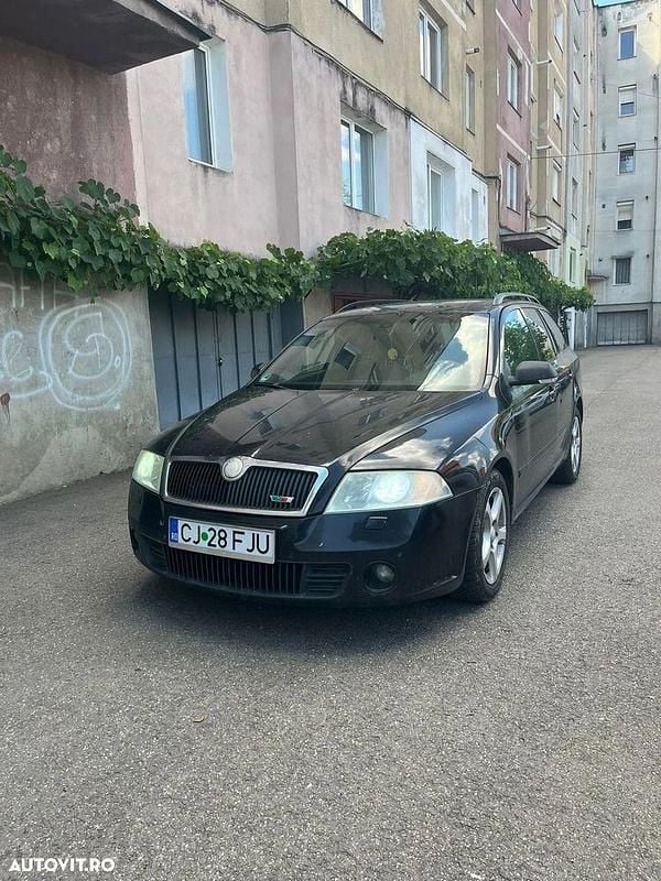 Negru Utilizat 2007 Skoda Octavia RS Break | 2.800 EUR (Super Preț) - Imagine 1/4