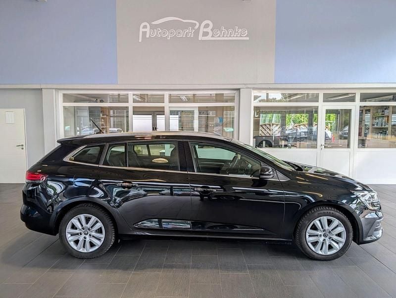 Utilizat 2022 Renault Mégane IV | 16.394 EUR (Preț OK) - Imagine 1/1