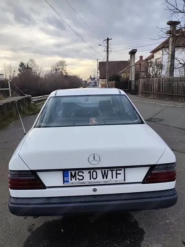 Second-hand Mercedes 200 75 CP (55 kW) 1988 Berlinǎ
