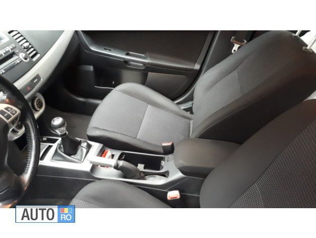 Second-hand Mitsubishi Lancer 140 CP (102 kW) 2008 Argintiu Berlinǎ