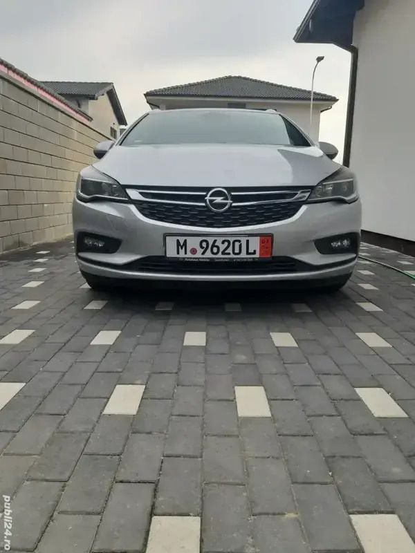 Argintiu Utilizat 2016 Opel Astra Break | 5.850 EUR (Preț OK) - Imagine 1/4