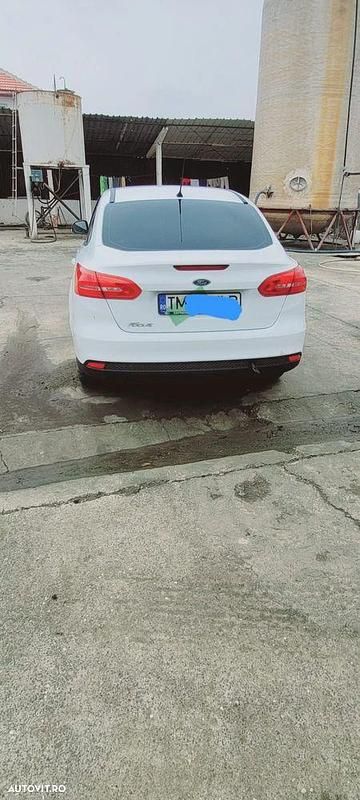 Second-hand Ford Focus Trend 120 CP (88 kW) 2017 Culoarealb Berlinǎ