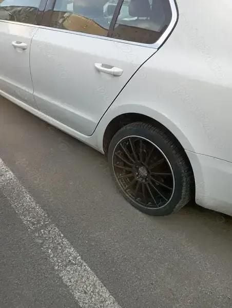 Utilizat 2009 Skoda Superb Berlinǎ | 5.500 EUR (Preț OK) - Imagine 1/3