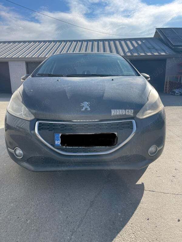 Gri Utilizat 2014 Peugeot 208 Hatchback | 3.600 EUR (Preț OK) - Imagine 1/4
