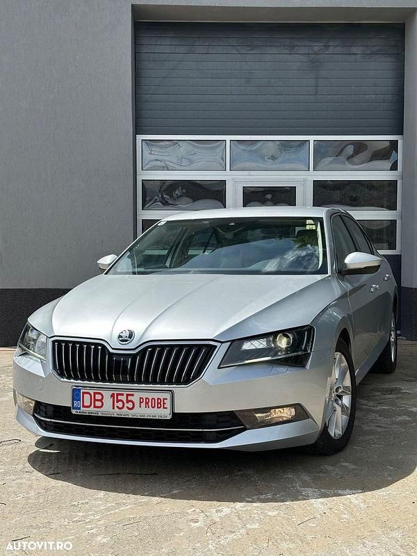 Bej Utilizat 2016 Skoda Superb Style Berlinǎ | 11.999 EUR (Puțin scump) - Imagine 1/4