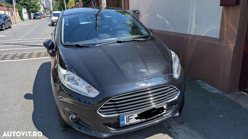 Negru Utilizat 2015 Ford Fiesta Titanium Hatchback | 4.700 EUR (Preț OK) - Imagine 1/4