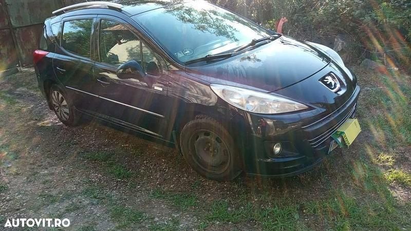 Culoarenegru Utilizat 2010 Peugeot 207 Hatchback | 2.350 EUR - Imagine 1/3