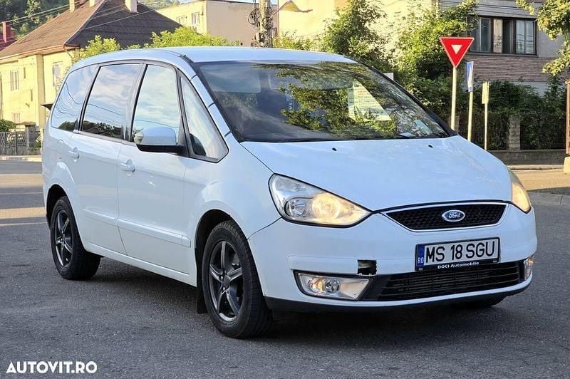 Alb Utilizat 2009 Ford Galaxy Ghia Monovolum | 2.950 EUR (Preț OK) - Imagine 1/4