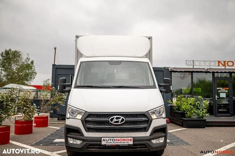 Second-hand Hyundai H 350 150 CP (110 kW) 2018 Alb Van