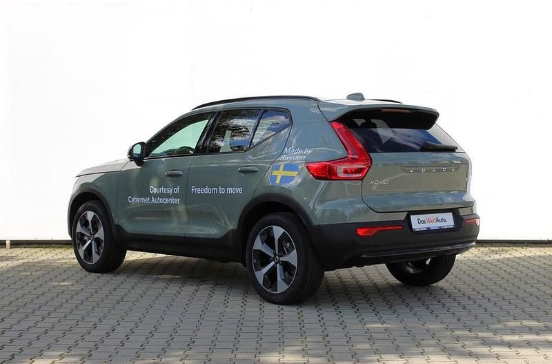 Second-hand Volvo XC40 Ultimate 197 CP (144 kW) 2025 Verde inchis  normal SUV