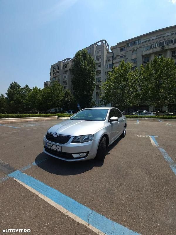 Argint Utilizat 2018 Skoda Octavia Style Berlinǎ | 10.499 EUR (Super Preț) - Imagine 1/4