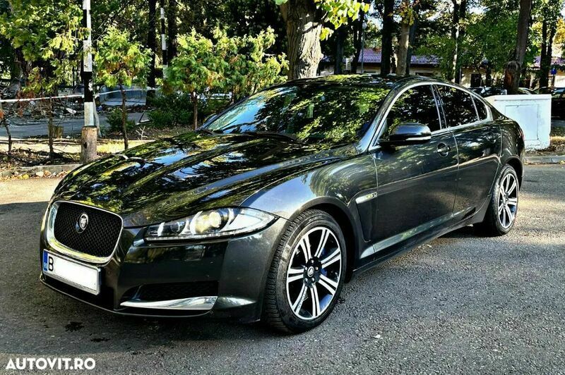 Gri Utilizat 2012 Jaguar XF S Berlinǎ | 9.900 EUR - Imagine 1/4