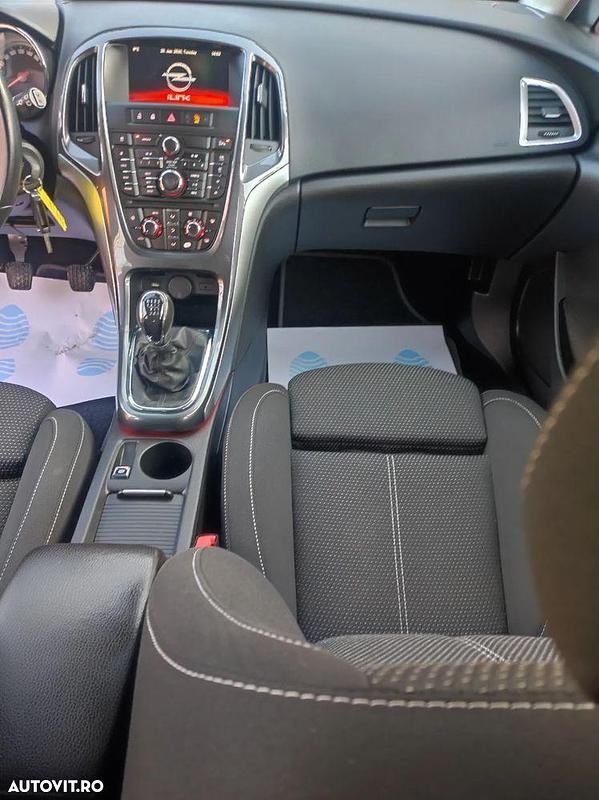 Second-hand Opel Astra Selection 136 CP (100 kW) 2014 Culoarealte culori Break