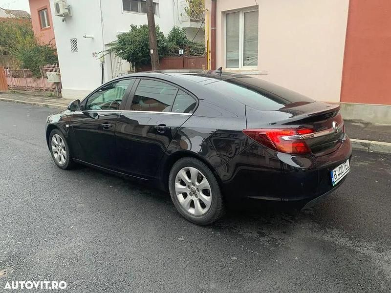 Second-hand Opel Insignia Business Innovation 136 CP (100 kW) 2015 Culoarenegru Berlinǎ