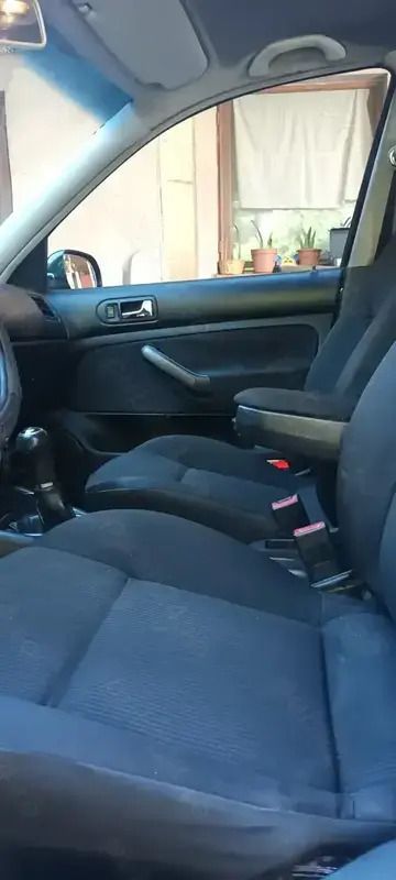Utilizat 2003 VW Bora Berlinǎ | 1.500 EUR (Preț OK) - Imagine 1/4