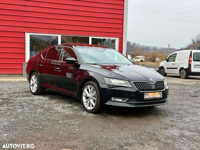 Negru Utilizat 2018 Skoda Superb Premium Edition Berlinǎ | 18.300 EUR (Puțin scump) - Imagine 1/4