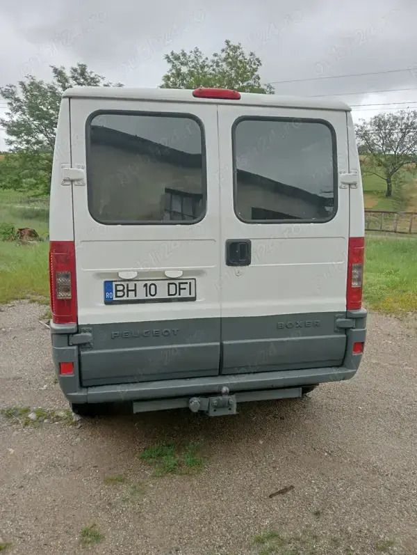 Alb Utilizat 2023 Peugeot Boxer Van | 3.600 EUR - Imagine 1/2