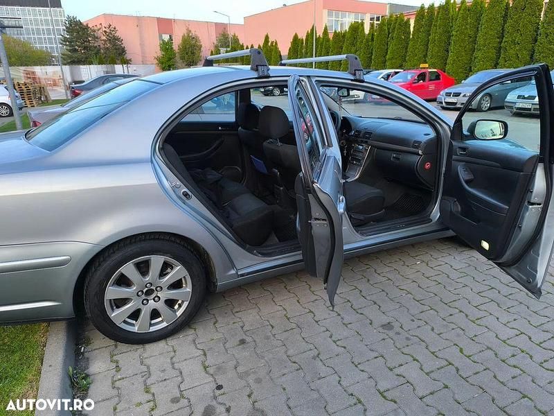 Second-hand Toyota Avensis Comfort 126 CP (92 kW) 2008 Culoaregri Berlinǎ