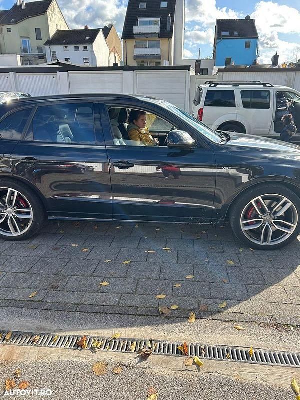 Culoarenegru Utilizat 2015 Audi Q5 SUV | 24.000 EUR (Scump) - Imagine 1/4