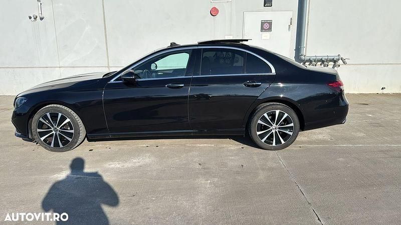 Second-hand Mercedes E220 200 CP (147 kW) 2021 Culoarenegru Berlinǎ