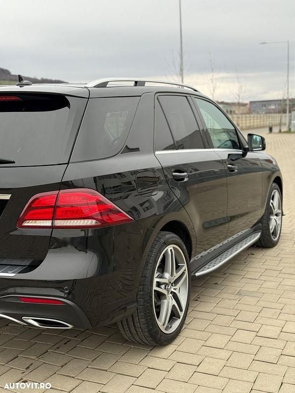 Second-hand Mercedes GLE350 AMG line 258 CP (189 kW) 2016 Culoarenegru SUV
