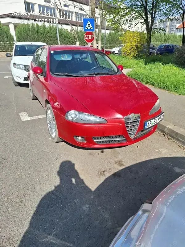 Rosu Utilizat 2008 Alfa Romeo 147 Hatchback | 1.100 EUR - Imagine 1/4