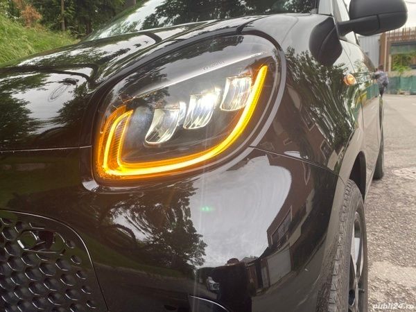 Utilizat 2020 Smart ForFour Electric Drive Monovolum | 8.999 EUR - Imagine 1/4
