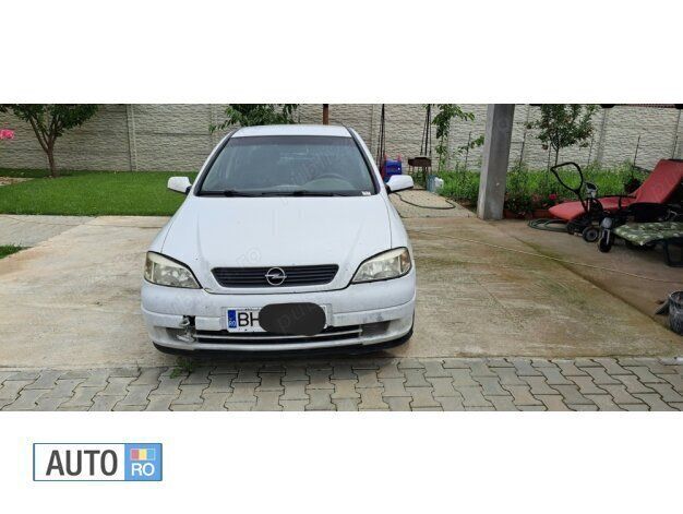 Alb Utilizat 2000 Opel Astra Berlinǎ | 650 EUR (Preț bun) - Imagine 1/4