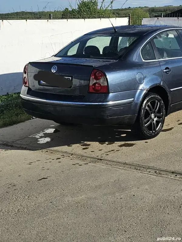 Utilizat 2004 VW Passat Berlinǎ | 1.500 EUR (Preț bun) - Imagine 1/4