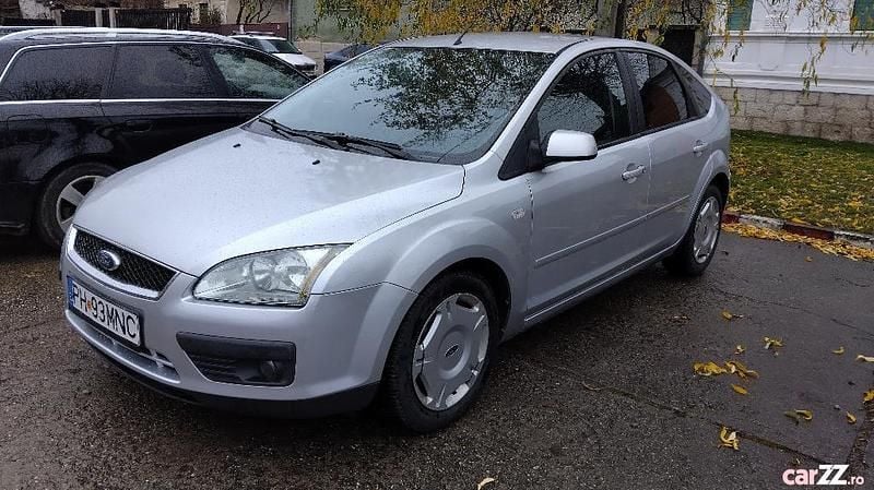 Argintiu Utilizat 2006 Ford Focus Hatchback | 1.750 EUR (Preț OK) - Imagine 1/4