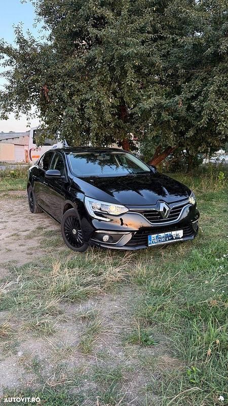 Culoarenegru Utilizat 2020 Renault Mégane IV Business Berlinǎ | 13.399 EUR (Preț OK) - Imagine 1/4