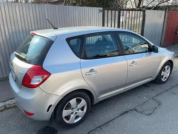 Second-hand Kia Ceed 116 CP (85 kW) 2009 Gri Hatchback
