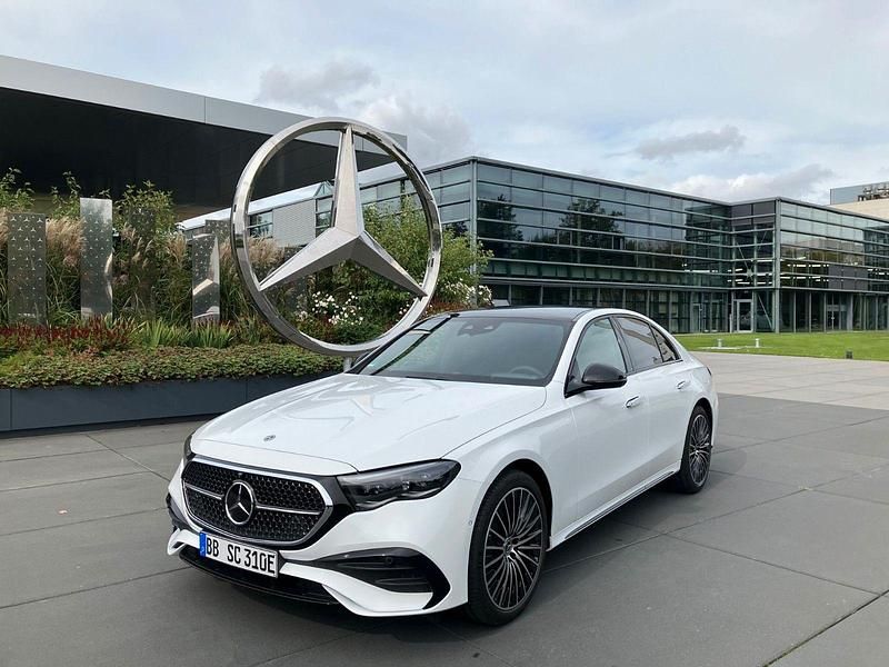 Utilizat 2024 Mercedes E400 AMG line | 96.406 EUR - Imagine 1/1