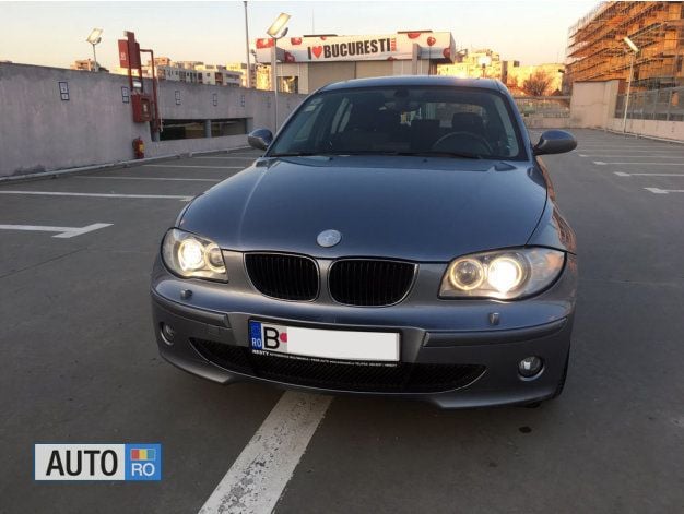 Argintiu Utilizat 2005 BMW 120 Hatchback | 4.900 EUR - Imagine 1/4