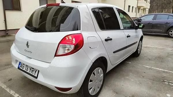 Second-hand Renault Clio II 55 CP (40 kW) 2010 Hatchback