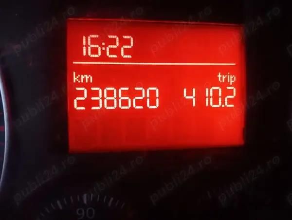 Second-hand VW Caddy Life 77 CP (56 kW) 2005 Albastru Monovolum