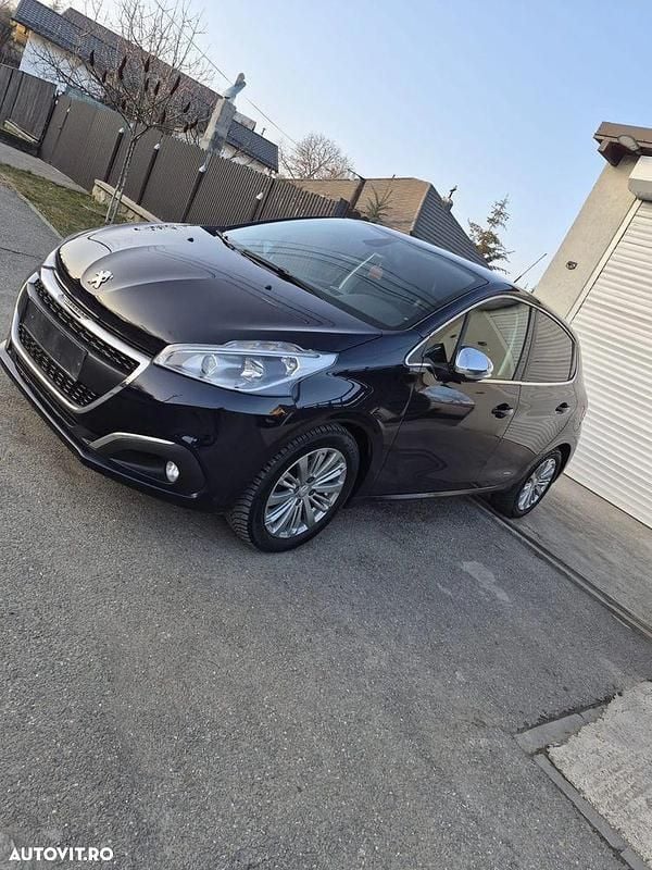 Second-hand Peugeot 208 Allure 82 CP (60 kW) 2018 Culoarealbastru Hatchback