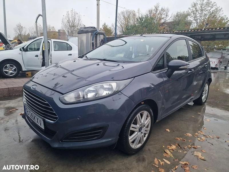 Culoarealbastru Utilizat 2015 Ford Fiesta | 5.250 EUR (Puțin scump) - Imagine 1/4