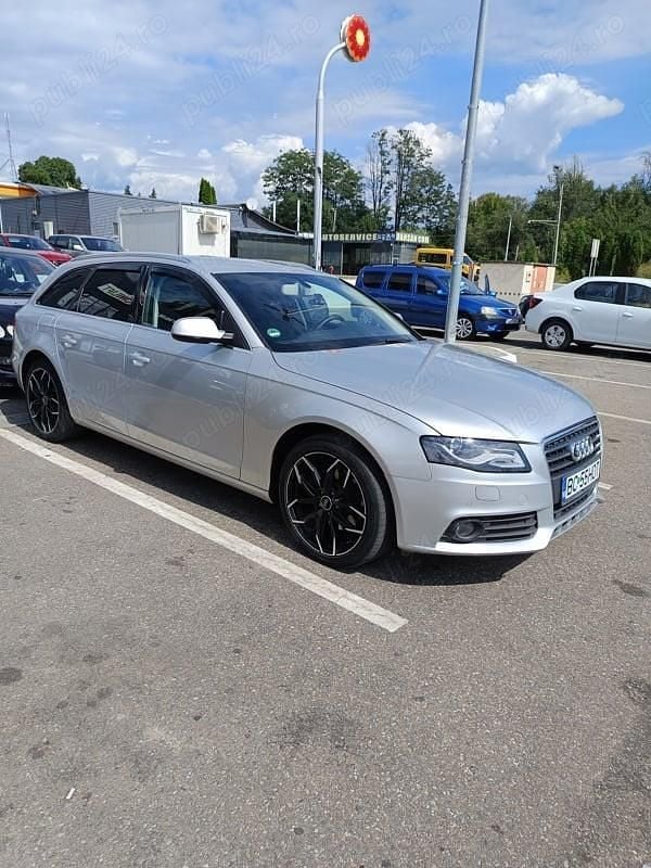 Negru Utilizat 2011 Audi A4 Hatchback | 6.300 EUR (Preț OK) - Imagine 1/4