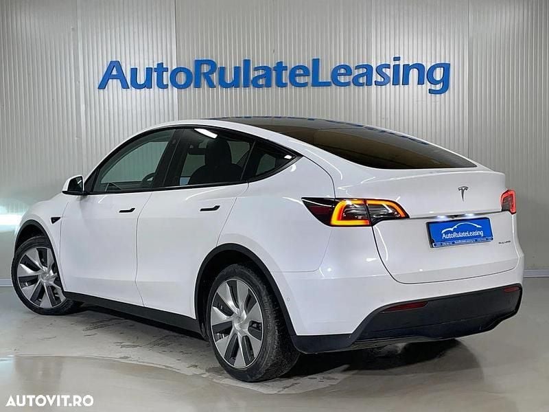 Second-hand Tesla Model Y 378 kW (514 CP) 2022 Culoarealb SUV