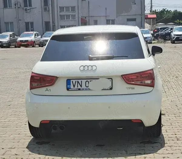 Alb Utilizat 2011 Audi A1 Hatchback | 8.800 EUR - Imagine 1/4