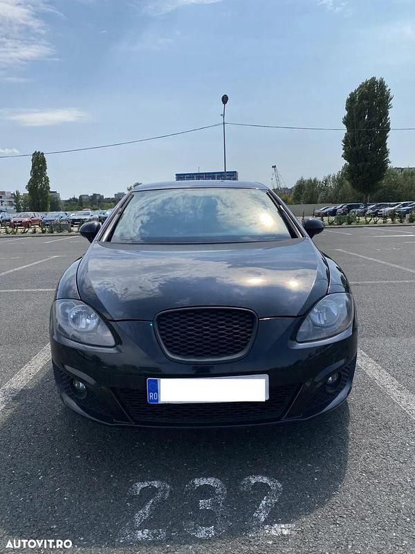 Culoarenegru Utilizat 2011 Seat Leon Copa Hatchback | 4.500 EUR (Preț OK) - Imagine 1/4