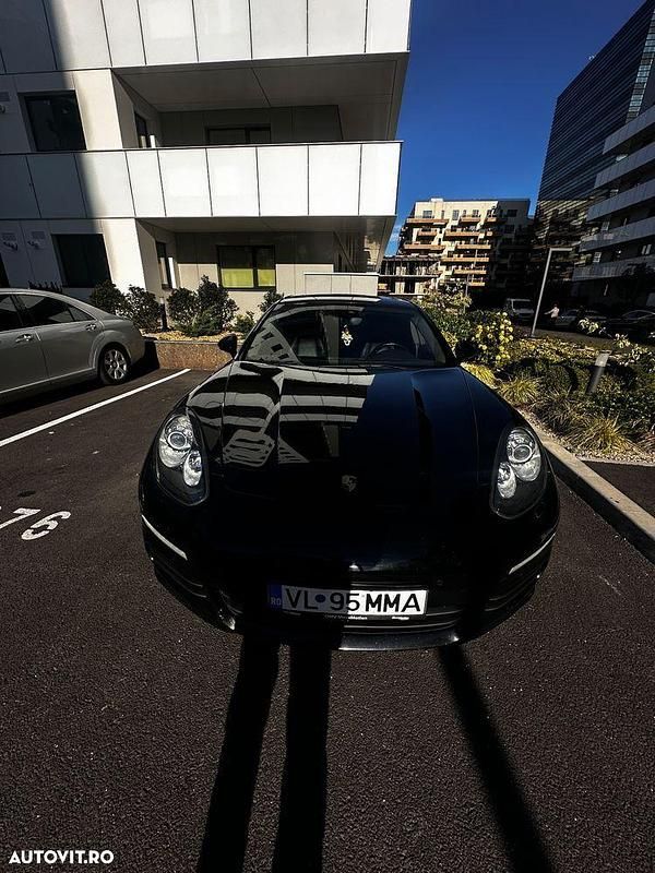 Culoarenegru Utilizat 2013 Porsche Panamera Berlinǎ | 22.950 EUR (Scump) - Imagine 1/4
