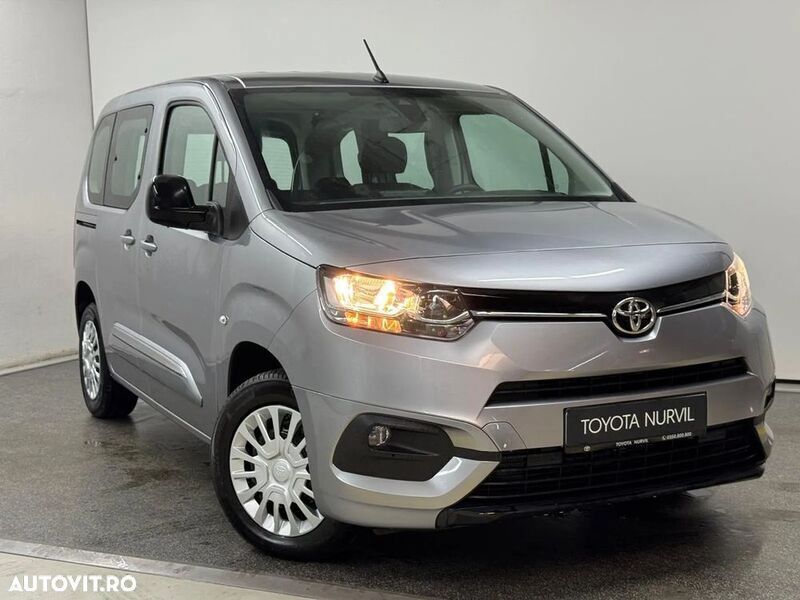 Gri Utilizat 2023 Toyota Proace Verso City Break | 26.620 EUR (Preț OK) - Imagine 1/4
