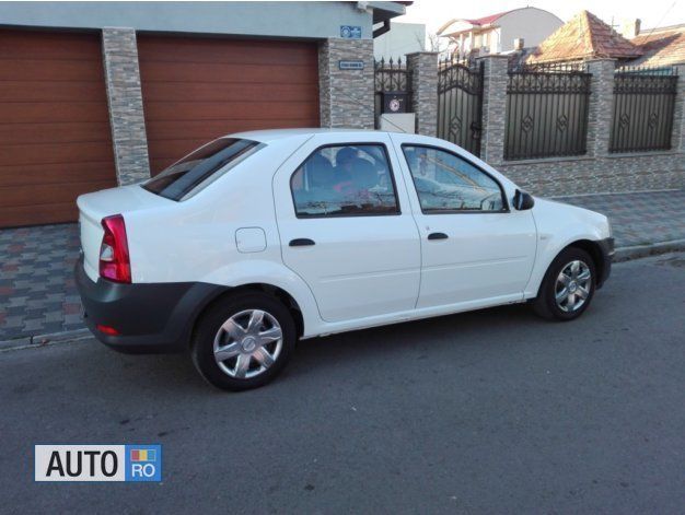 Second-hand Dacia Logan 75 CP (55 kW) 2011 Alb Berlinǎ