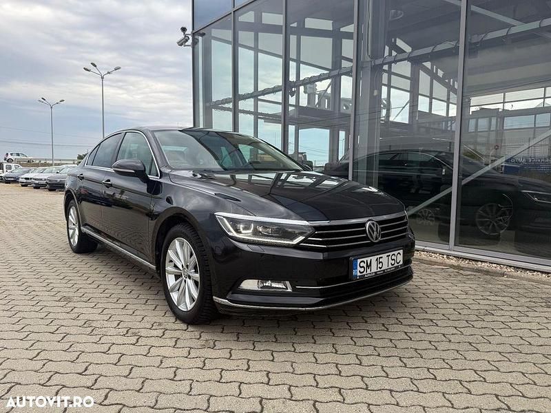 Culoarenegru Utilizat 2016 VW Passat Highline Berlinǎ | 16.900 EUR (Preț OK) - Imagine 1/4