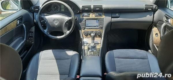 Second-hand Mercedes 220 150 CP (110 kW) 2006 Berlinǎ