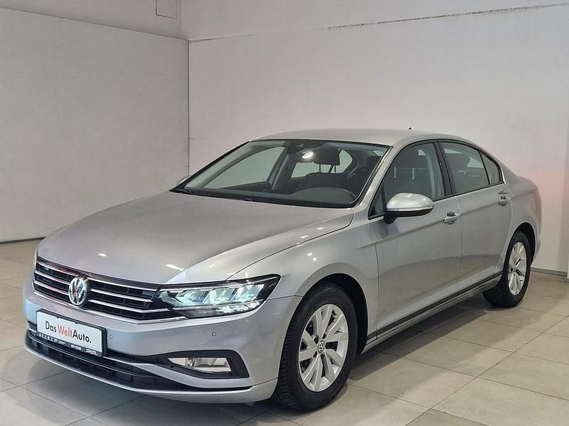 Gri mediu normal Utilizat 2020 VW Passat Advance Berlinǎ | 22.116 EUR (Preț OK) - Imagine 1/4