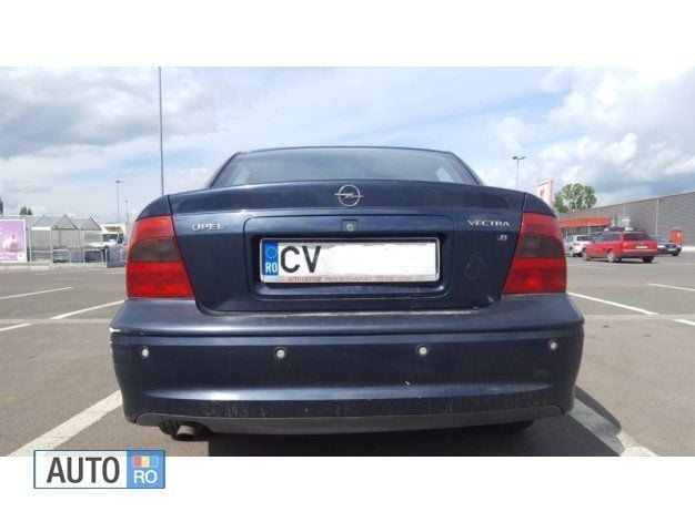 Second-hand Opel Vectra 121 CP (88 kW) 2001 Albastru Berlinǎ